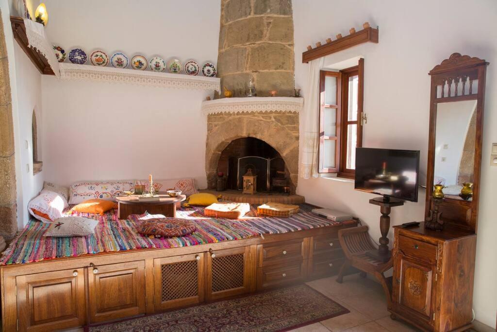 Matina'S Traditional House Хараки Экстерьер фото