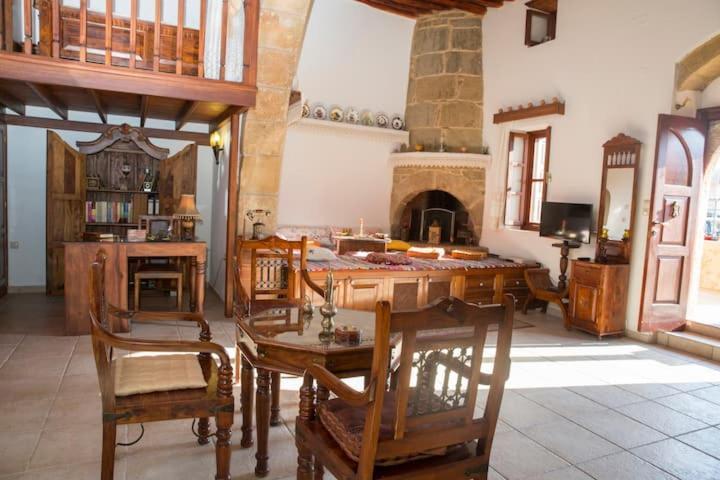 Matina'S Traditional House Хараки Экстерьер фото